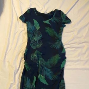 Short sleeve maternity dress